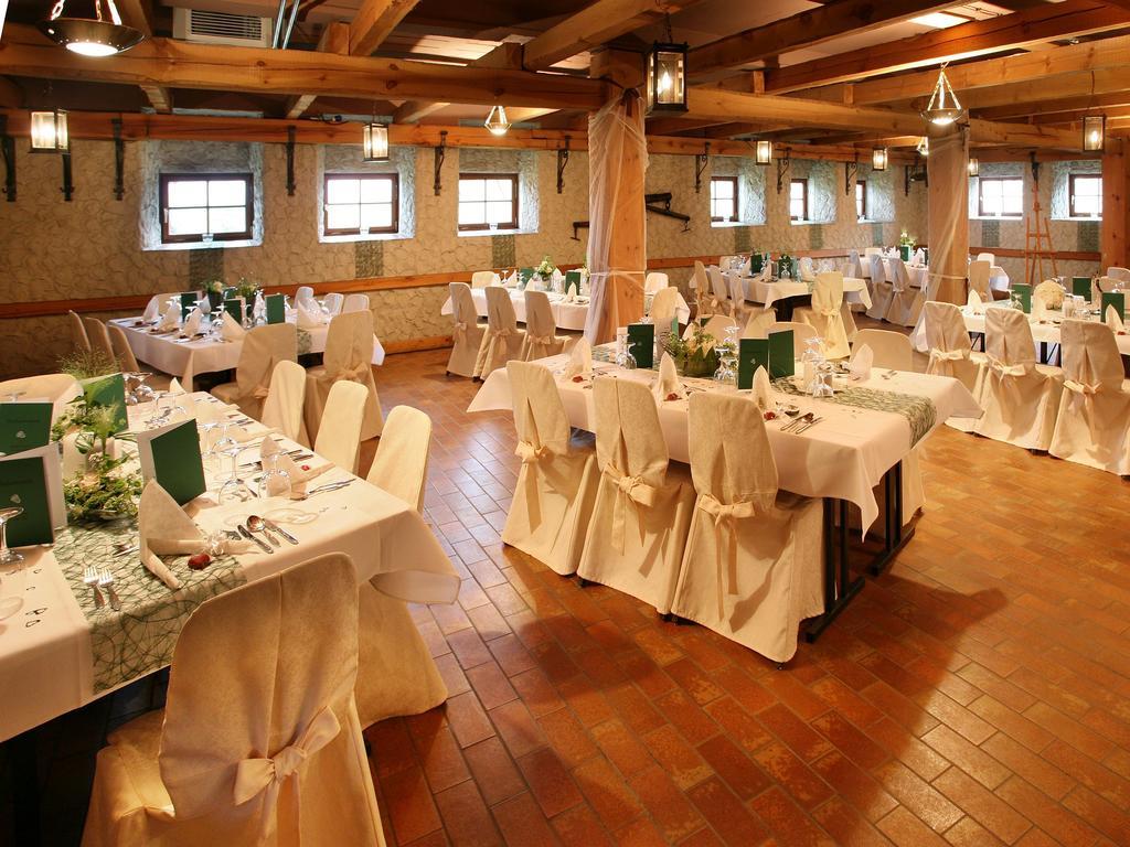 Worners Schloss Weingut & Wellness-Hotel Prichsenstadt Ngoại thất bức ảnh