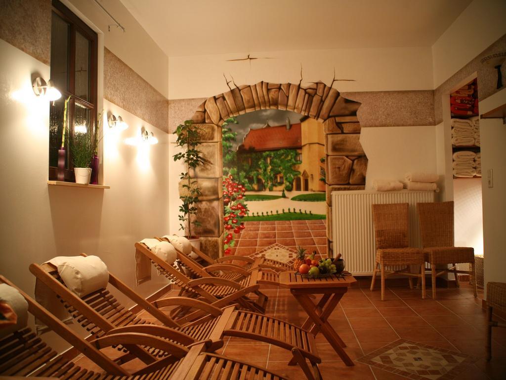 Worners Schloss Weingut & Wellness-Hotel Prichsenstadt Ngoại thất bức ảnh