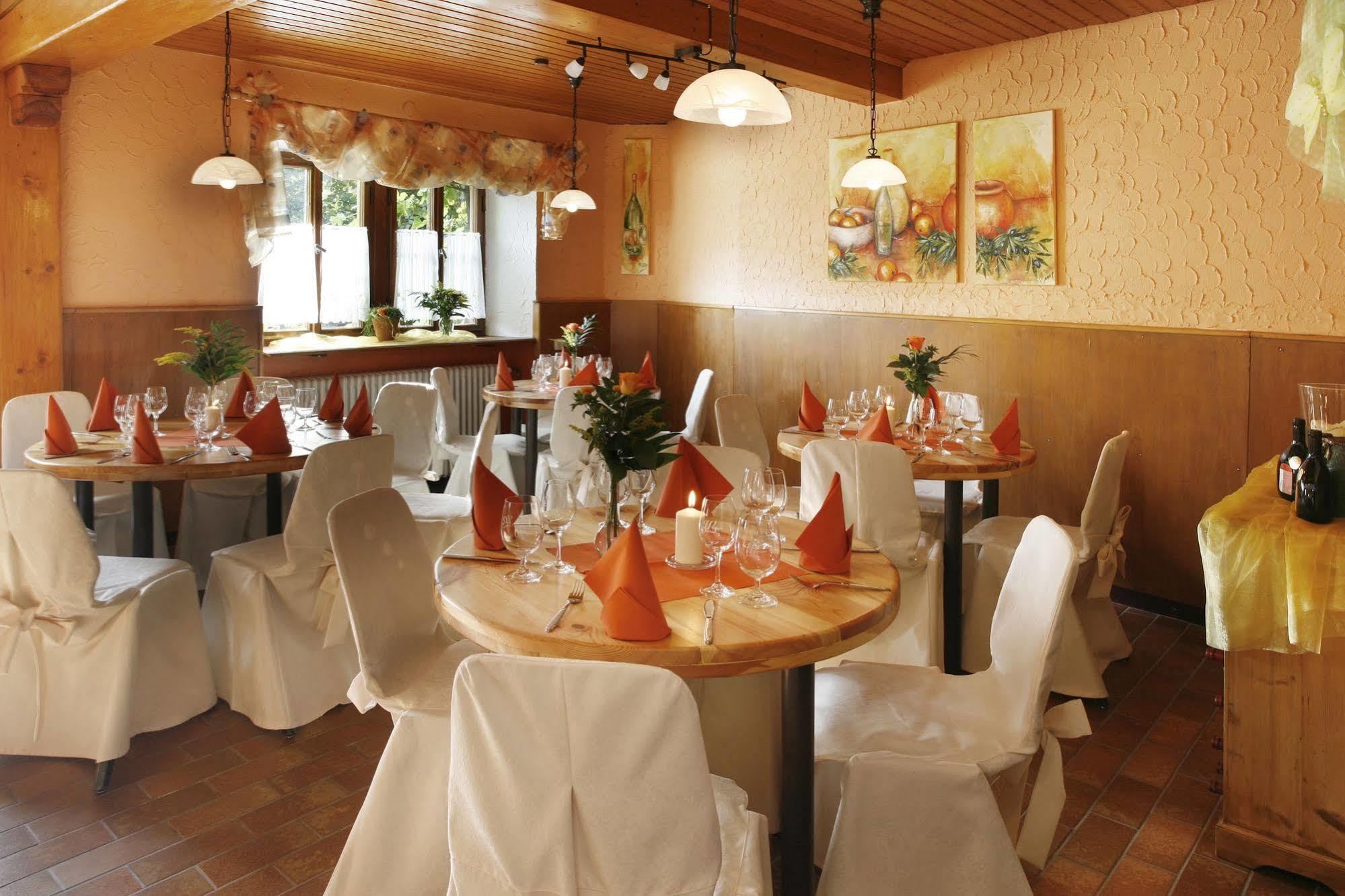 Worners Schloss Weingut & Wellness-Hotel Prichsenstadt Ngoại thất bức ảnh