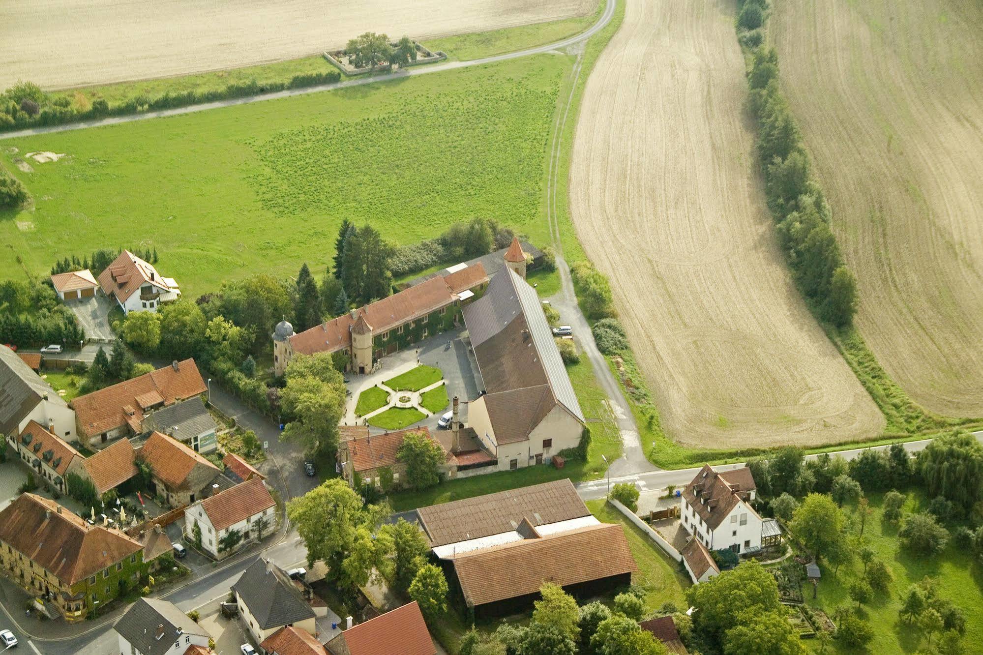 Worners Schloss Weingut & Wellness-Hotel Prichsenstadt Ngoại thất bức ảnh