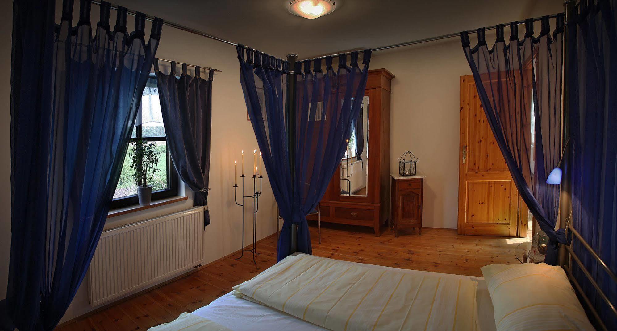 Worners Schloss Weingut & Wellness-Hotel Prichsenstadt Ngoại thất bức ảnh