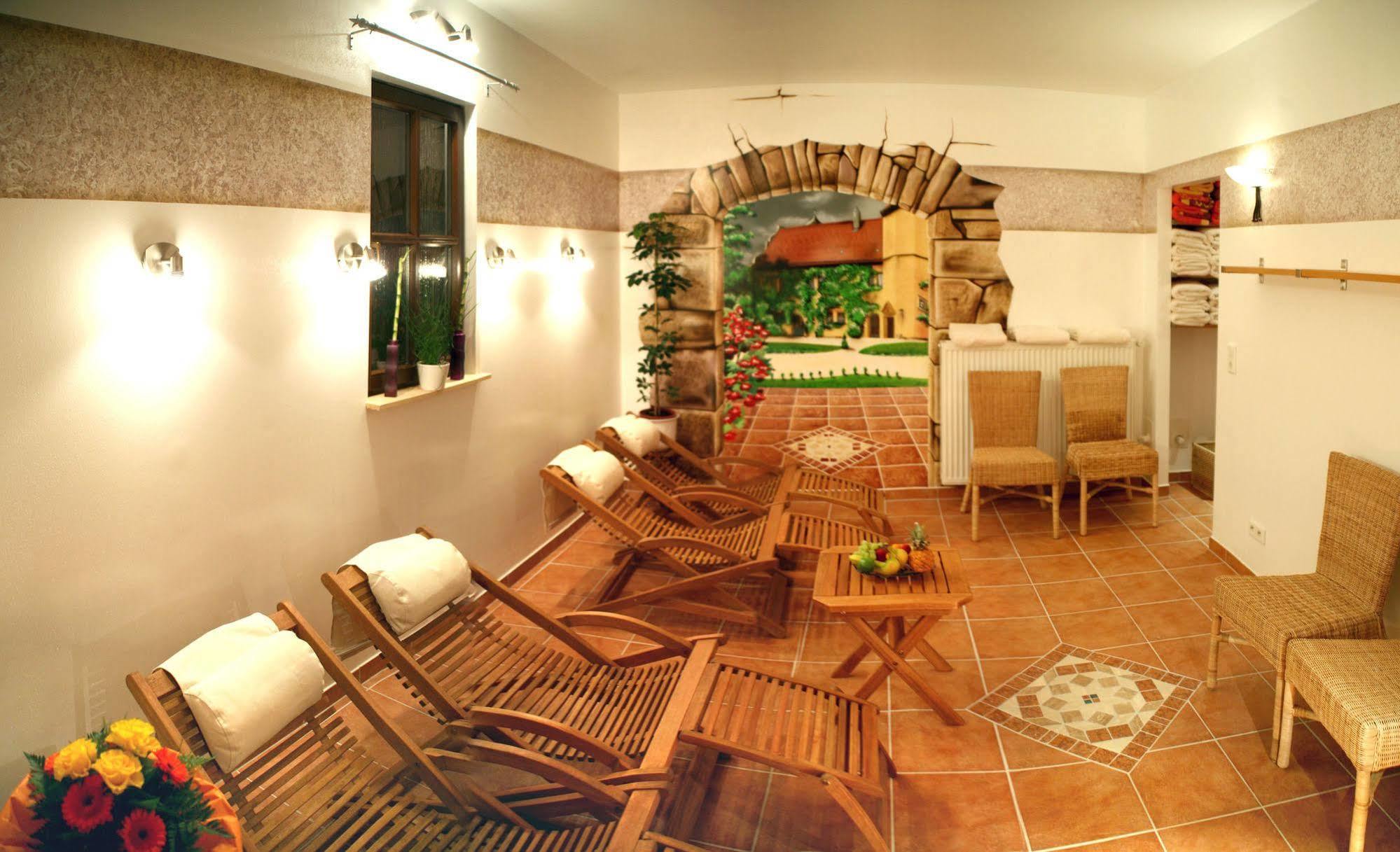 Worners Schloss Weingut & Wellness-Hotel Prichsenstadt Ngoại thất bức ảnh